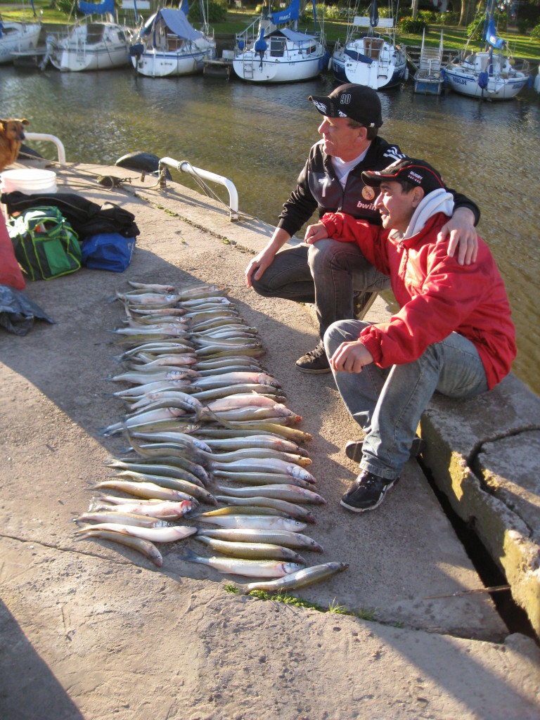 Pescadores en Club Náutico Quilmes